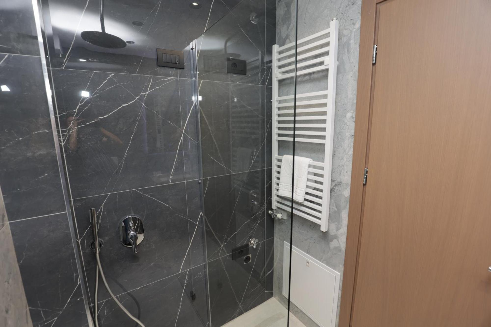 Residence Inn Hotel Tiranë Ngoại thất bức ảnh