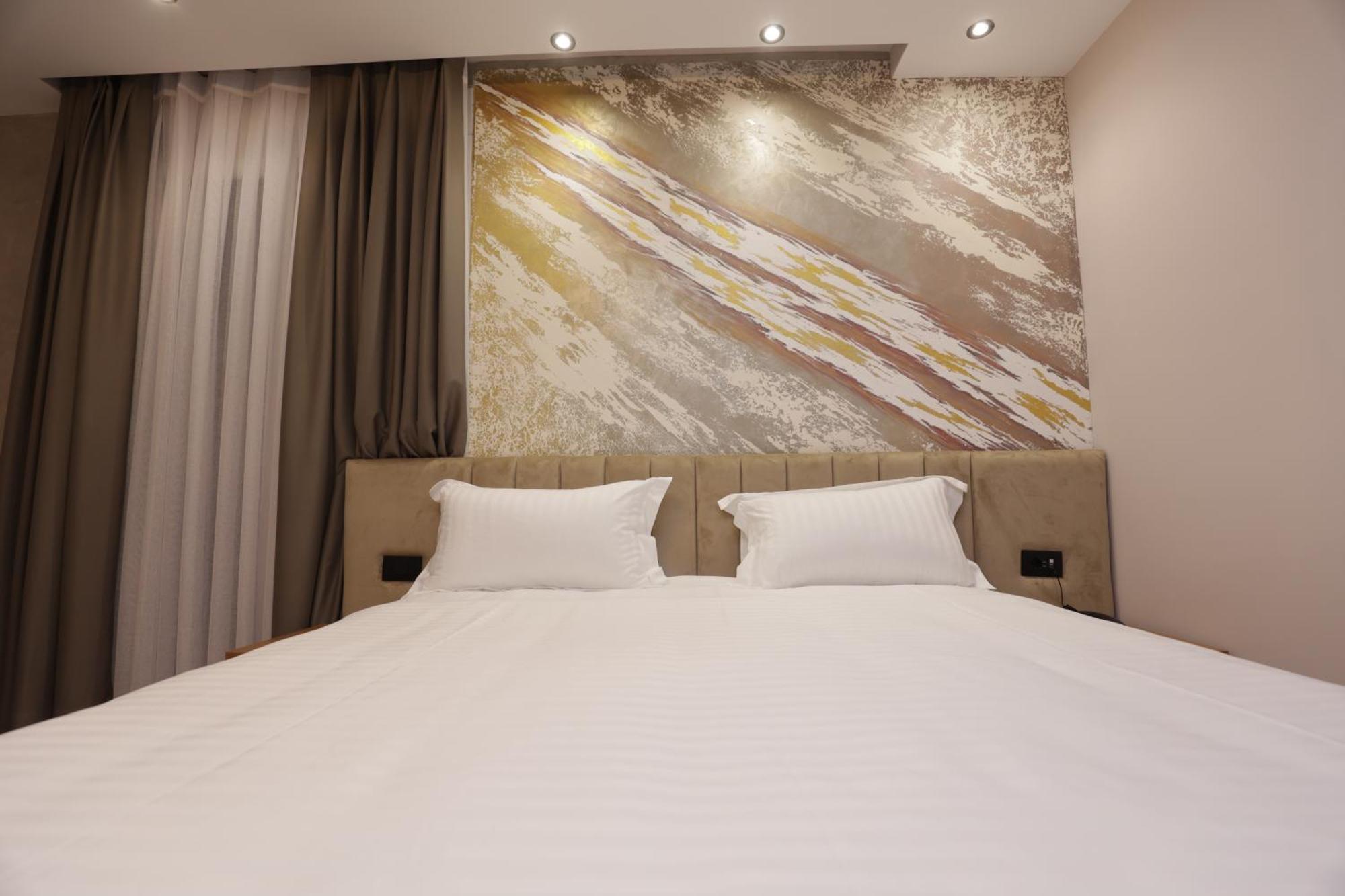 Residence Inn Hotel Tiranë Ngoại thất bức ảnh
