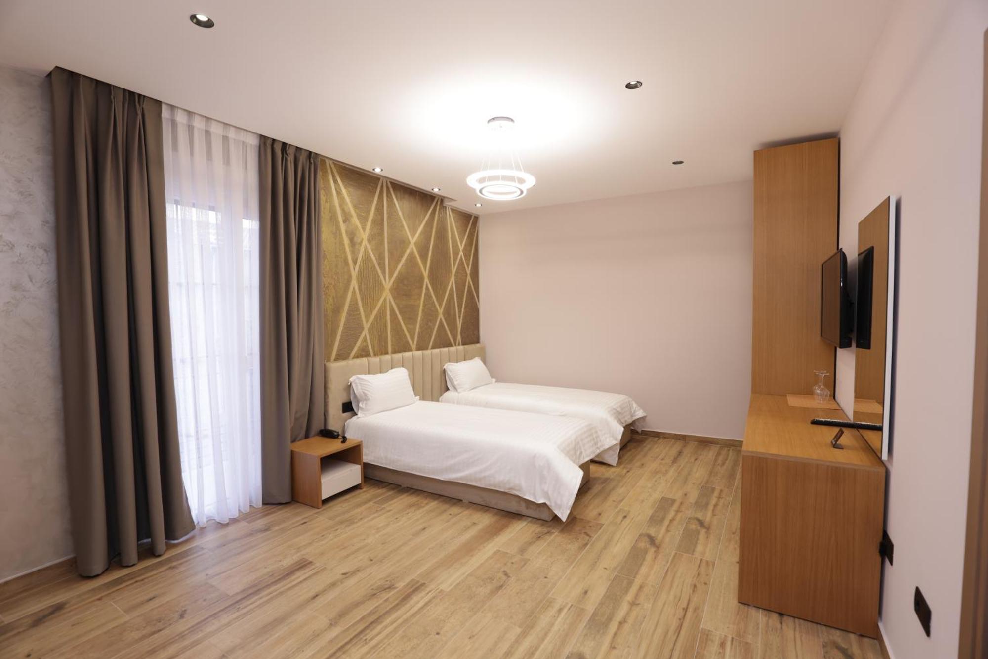 Residence Inn Hotel Tiranë Ngoại thất bức ảnh