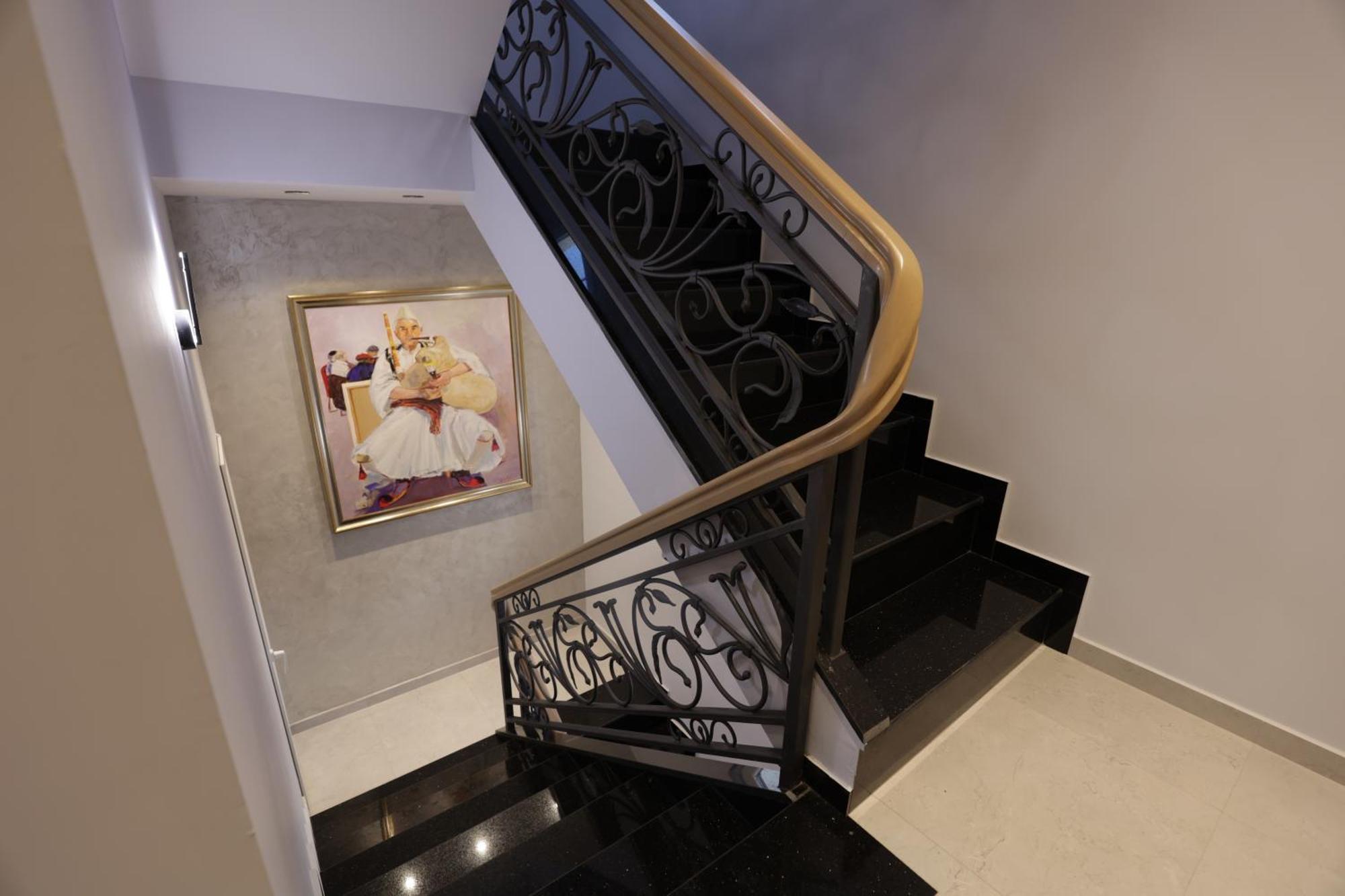 Residence Inn Hotel Tiranë Ngoại thất bức ảnh