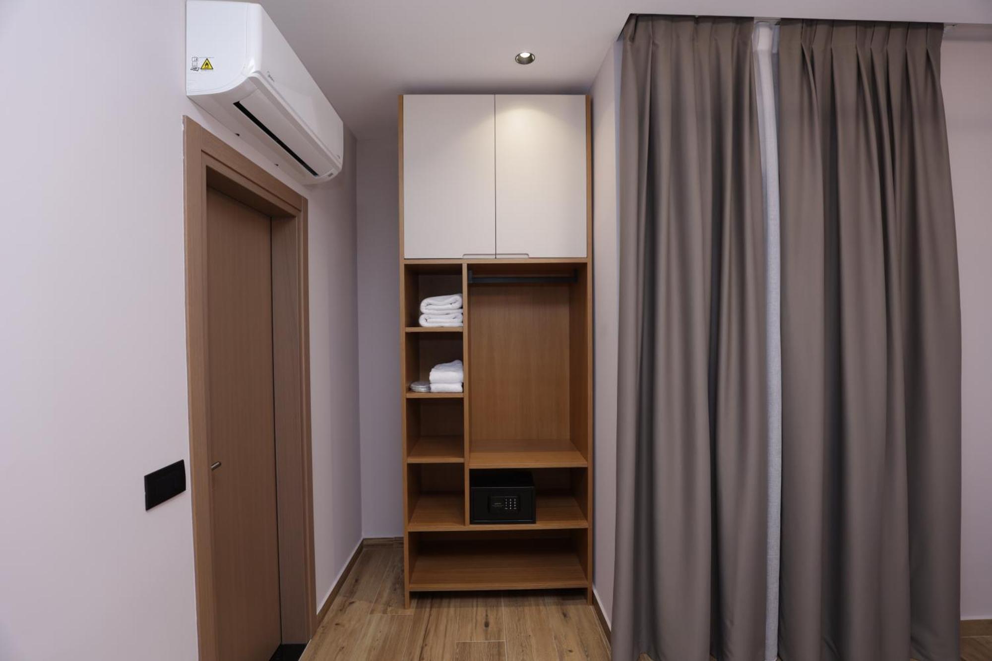 Residence Inn Hotel Tiranë Ngoại thất bức ảnh