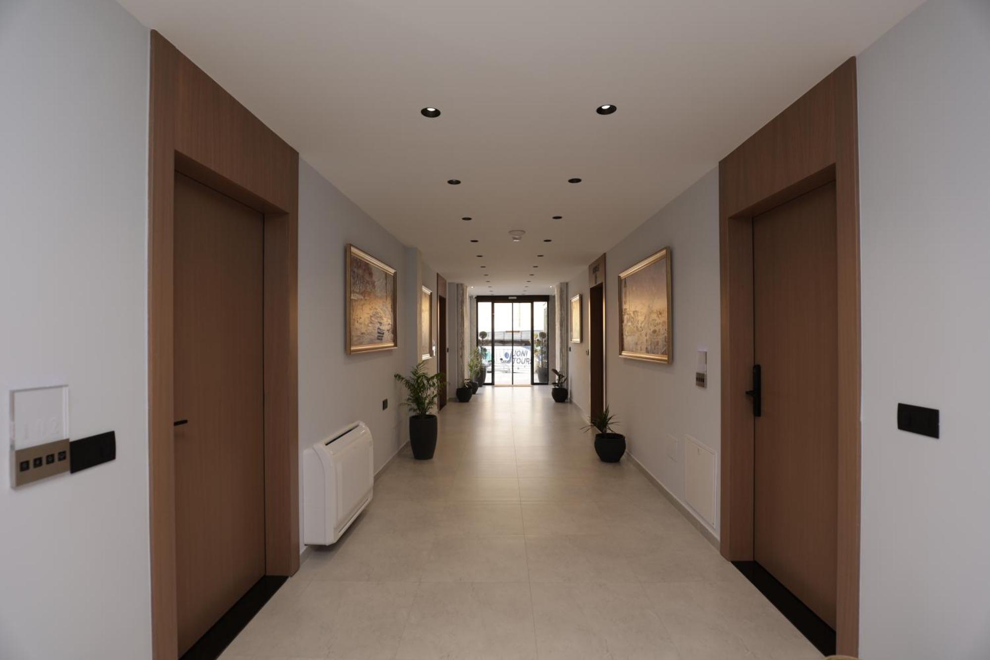 Residence Inn Hotel Tiranë Ngoại thất bức ảnh