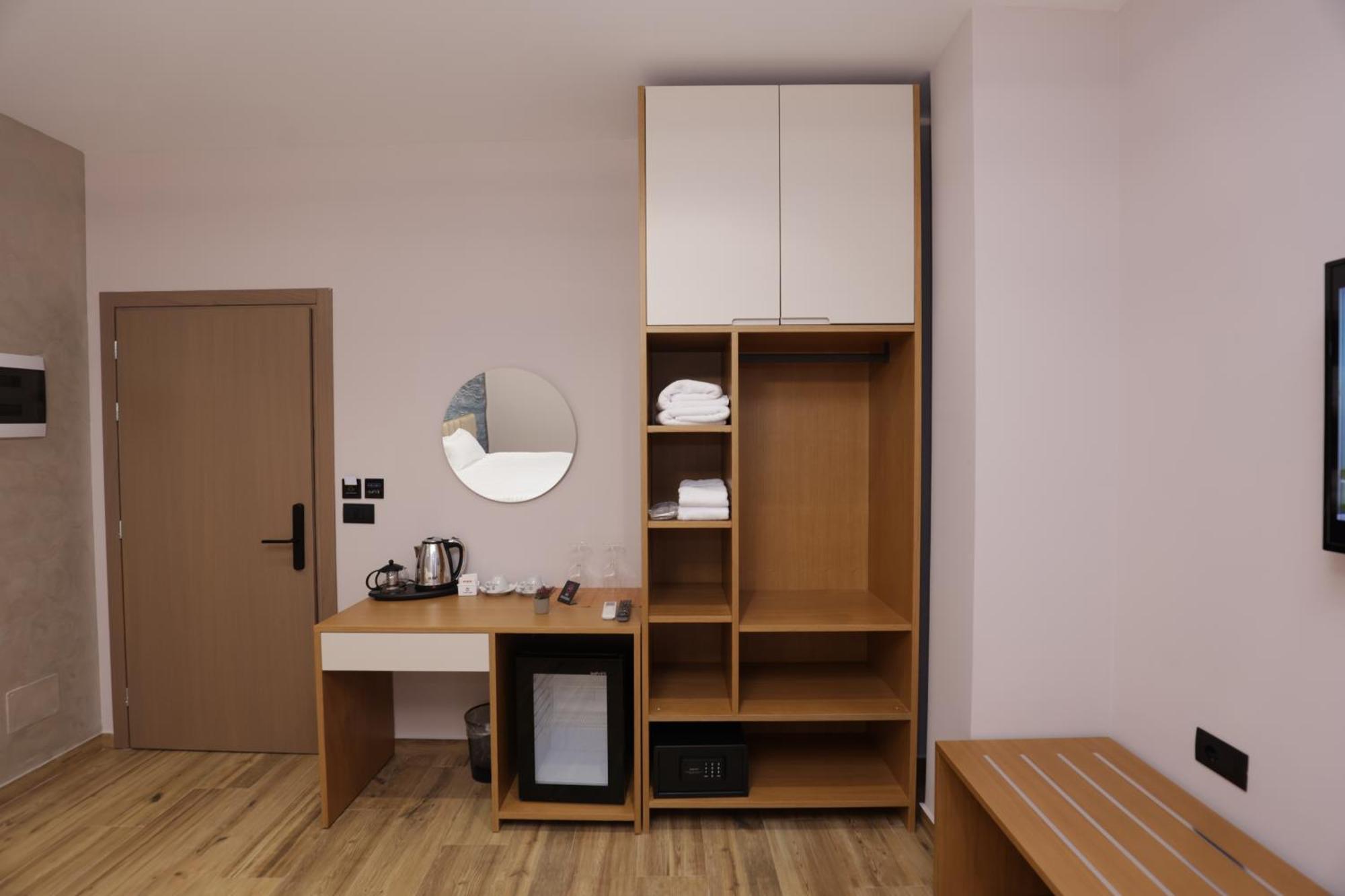 Residence Inn Hotel Tiranë Ngoại thất bức ảnh
