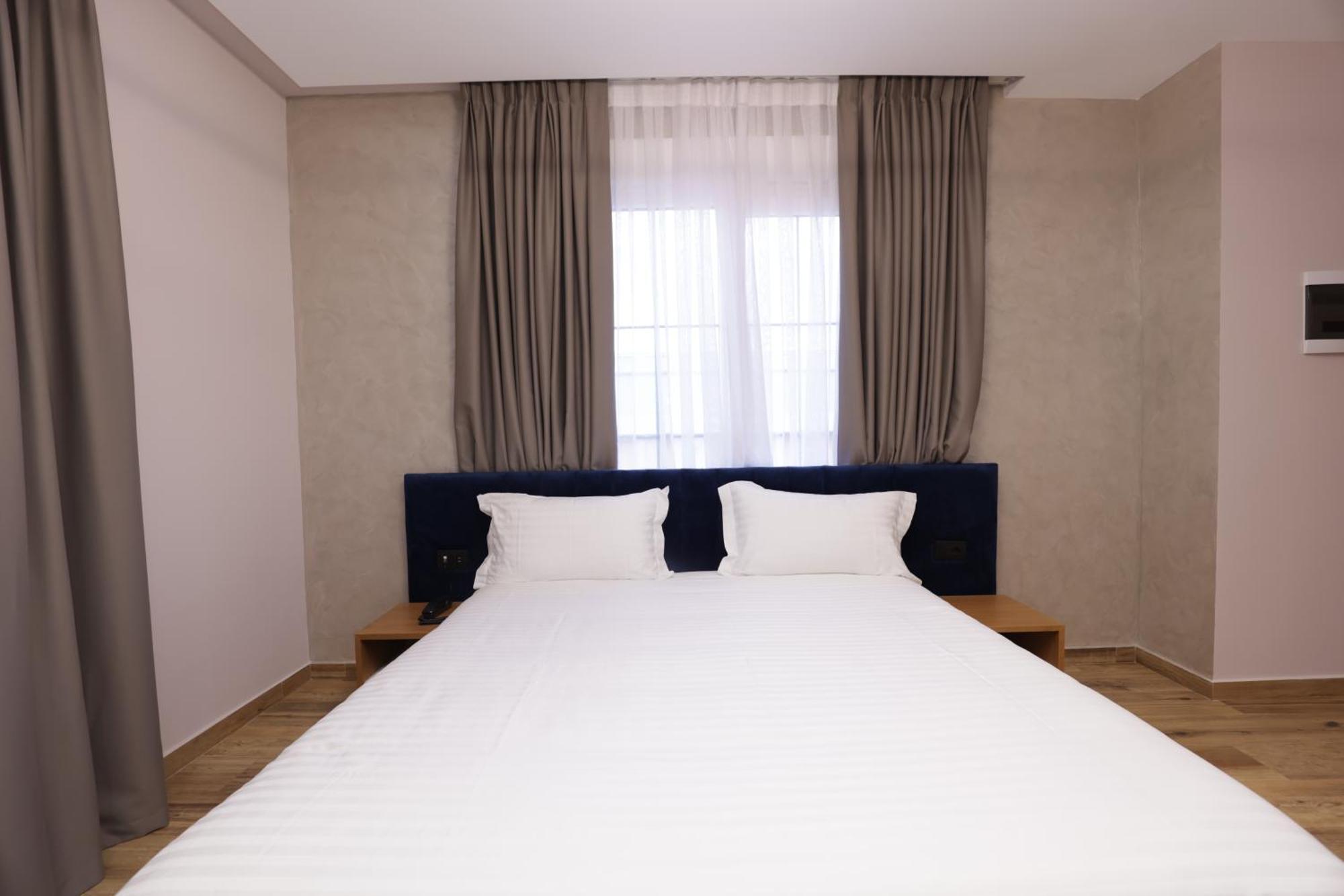 Residence Inn Hotel Tiranë Ngoại thất bức ảnh
